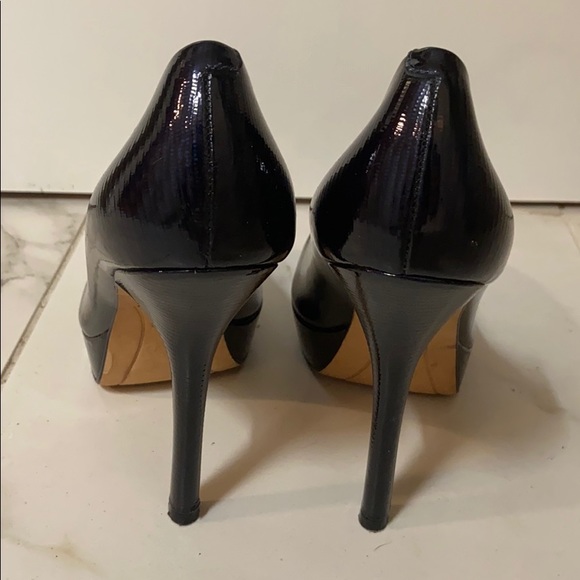 Joan and David high black rounded toe heels - Picture 2 of 3